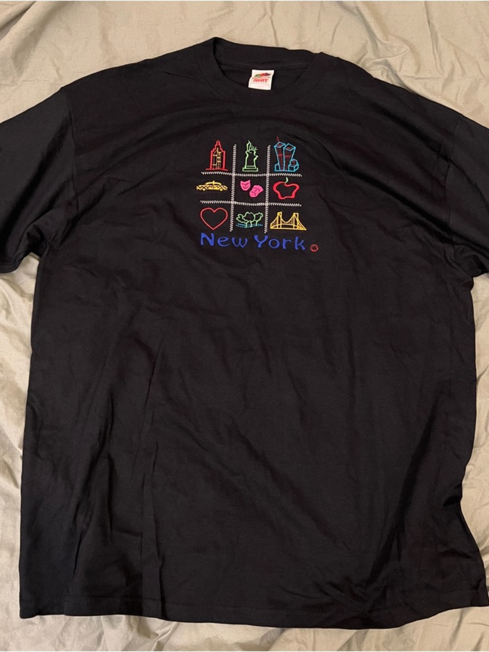 New York Fruit of the Loom Heavy Graphic Tee